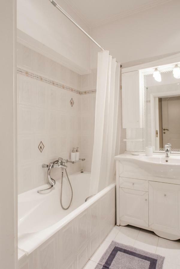 Retro Apartment At Trendy Exarcheia Athens Ngoại thất bức ảnh
