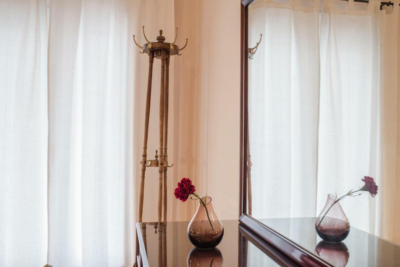 Retro Apartment At Trendy Exarcheia Athens Ngoại thất bức ảnh