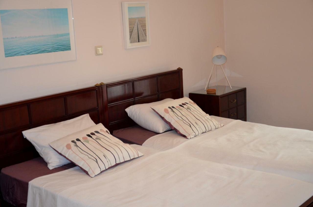 Retro Apartment At Trendy Exarcheia Athens Ngoại thất bức ảnh